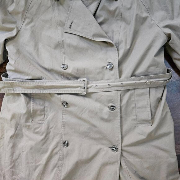 Classic Tan Trench Coat - Picture 4 of 11